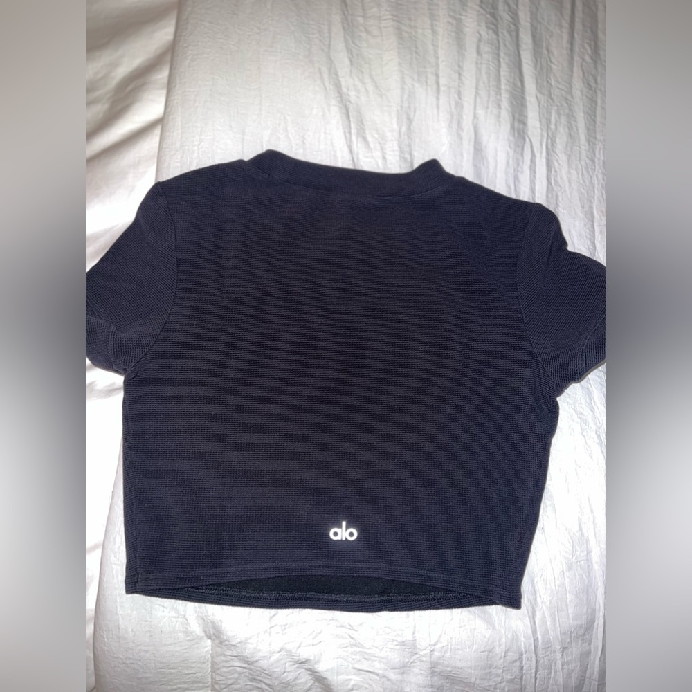 Alo Yoga Black Ribbed Soft Workout / lounge Top. Lightly worn!